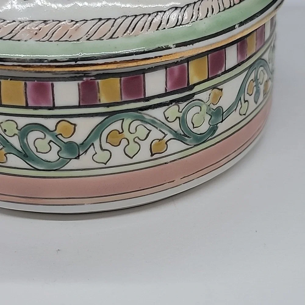 Vintage Toyo Round Covered Flowers Floral Trinket Jewelry Box Dish Hand Painted